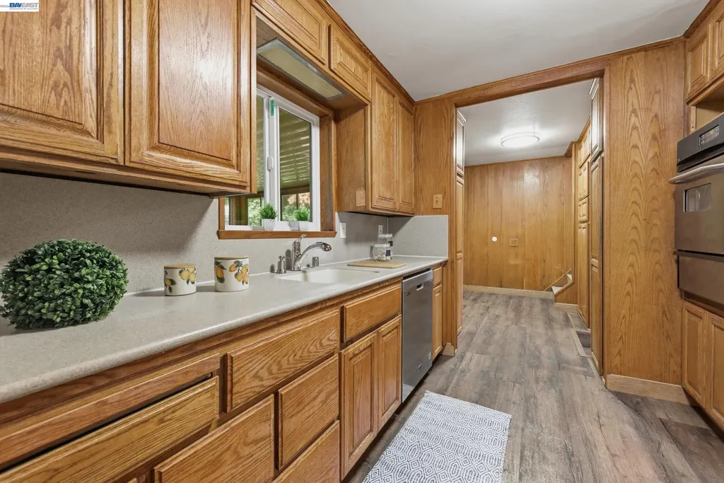 3586 Somerset Avenue Castro Valley CA 94546