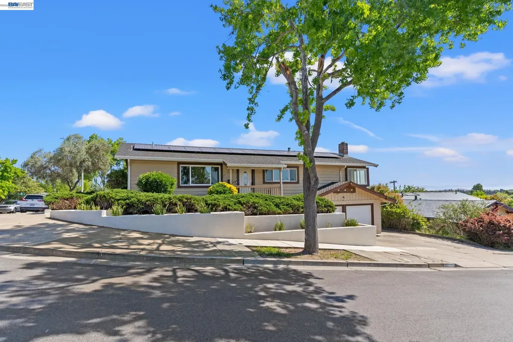 667 Gleneagle Avenue Hayward CA 94544
