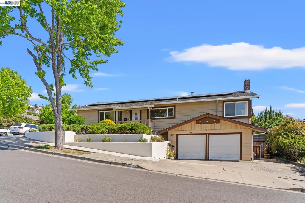 667 Gleneagle Avenue Hayward CA 94544