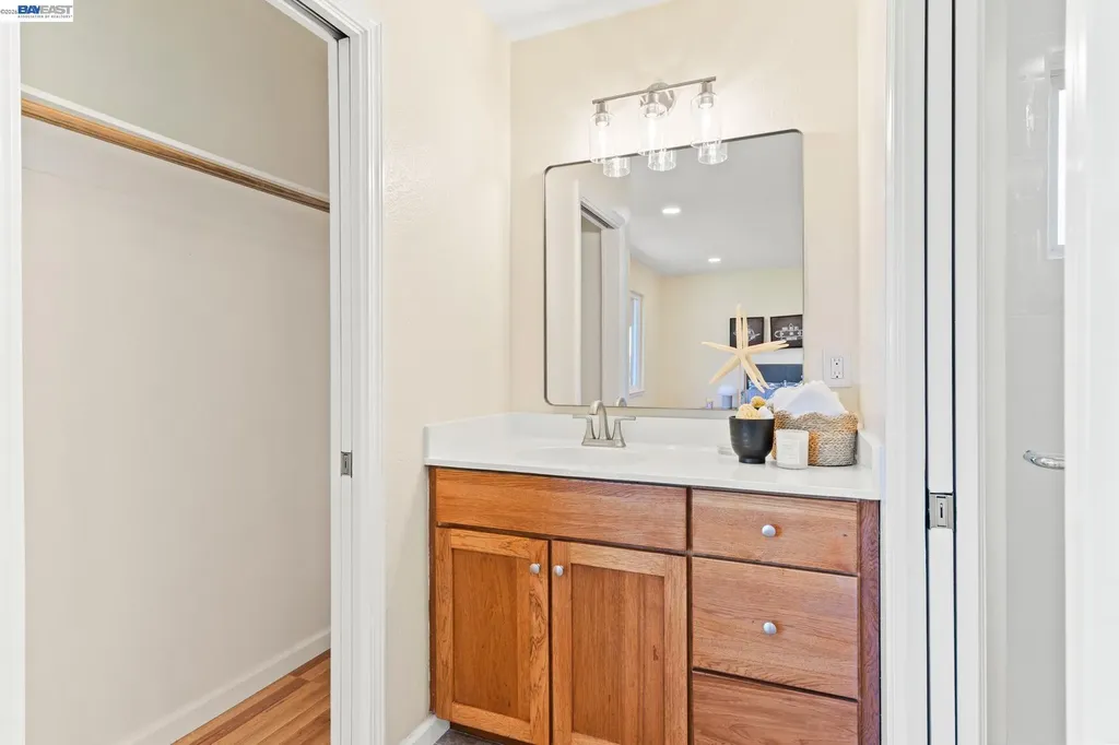 667 Gleneagle Avenue Hayward CA 94544