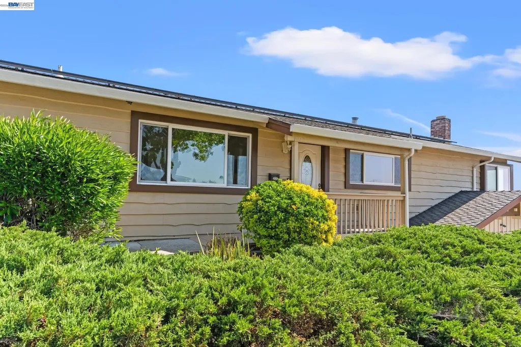 667 Gleneagle Avenue Hayward CA 94544