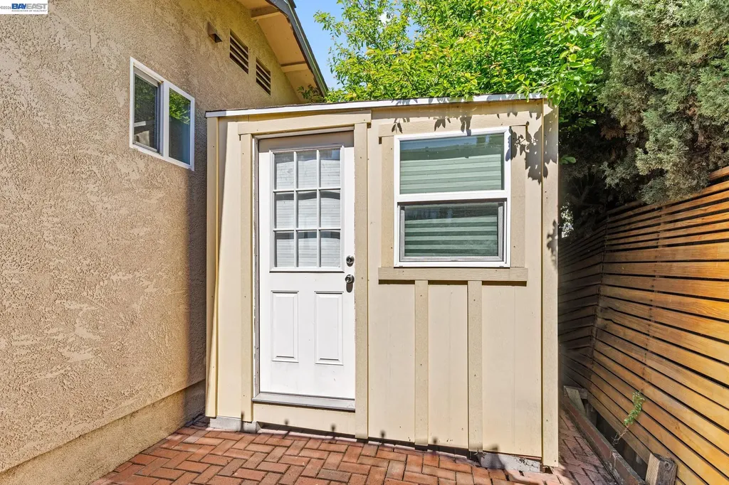 667 Gleneagle Avenue Hayward CA 94544