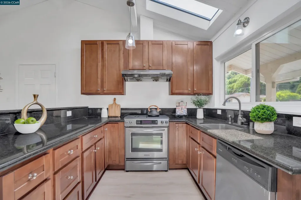 2319 Collins Avenue Pinole CA 94564