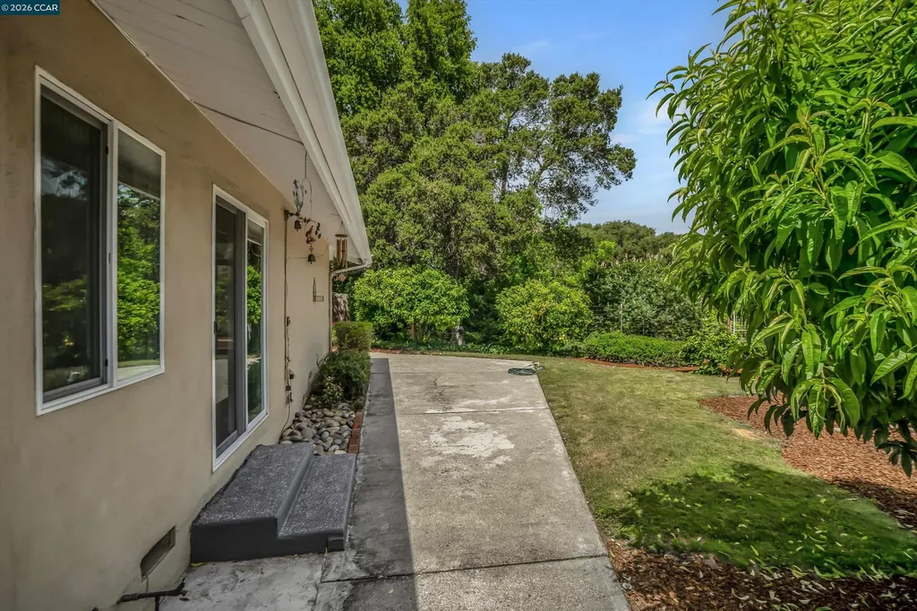 2319 Collins Avenue Pinole CA 94564