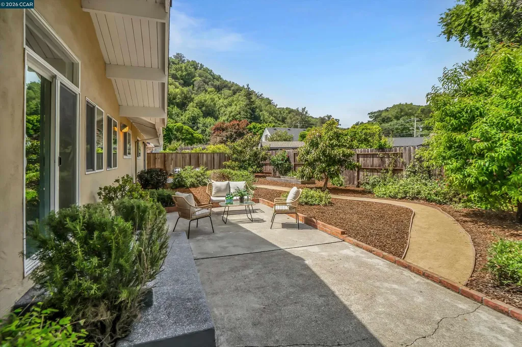 2319 Collins Avenue Pinole CA 94564