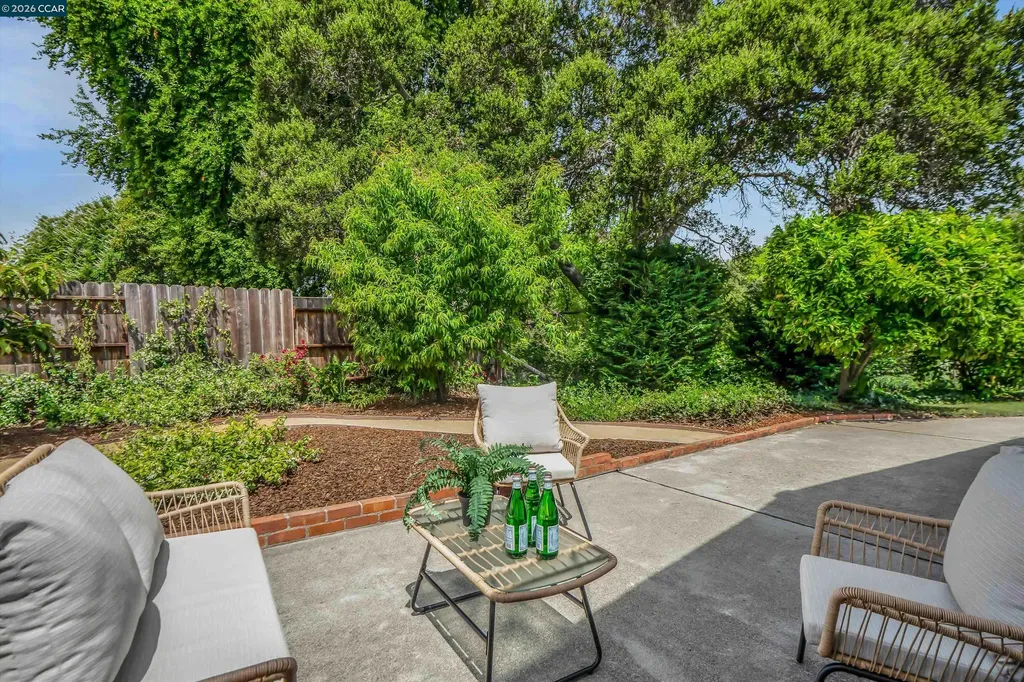 2319 Collins Avenue Pinole CA 94564