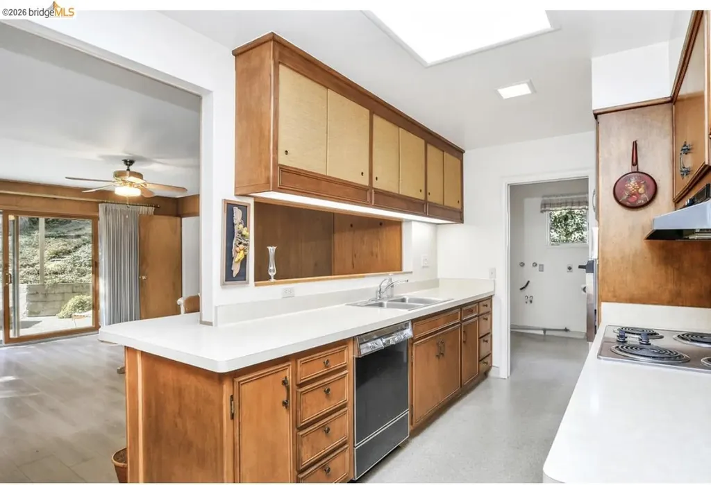558 Lakewood Circle Walnut Creek CA 94598
