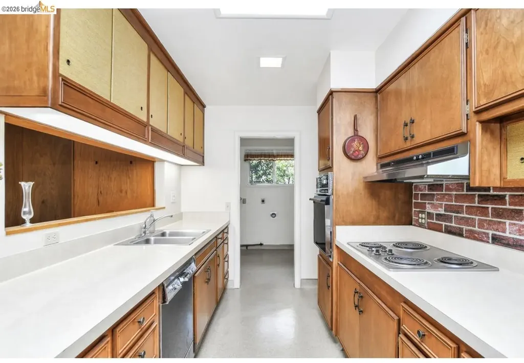 558 Lakewood Circle Walnut Creek CA 94598