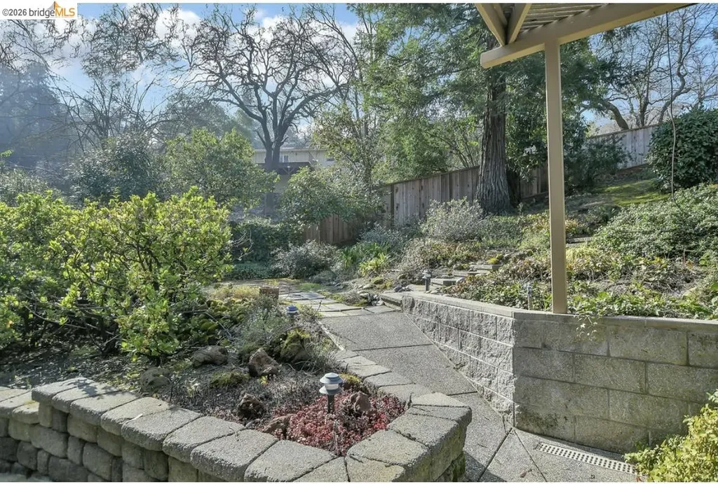 558 Lakewood Circle Walnut Creek CA 94598