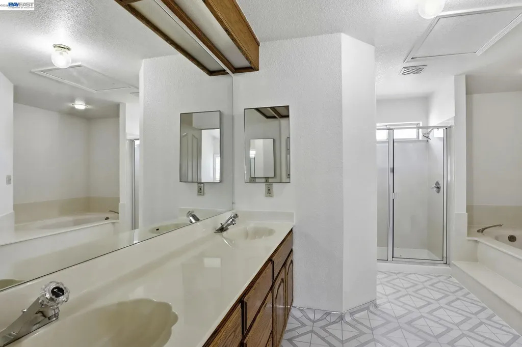 559 Cherry Way Hayward CA 94541