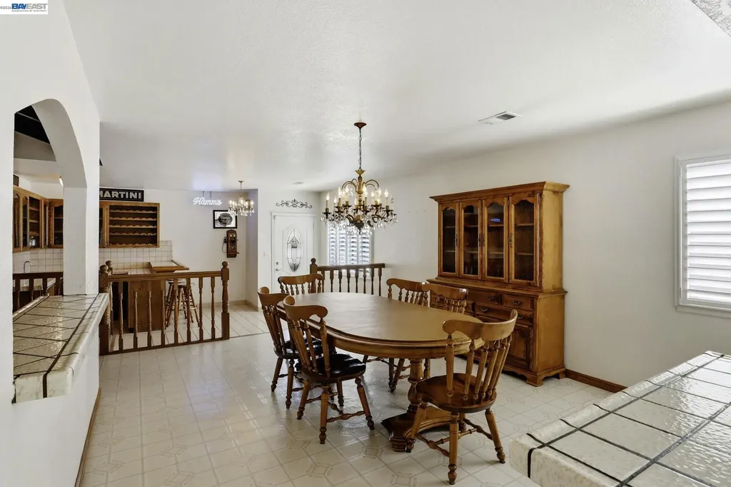 559 Cherry Way Hayward CA 94541