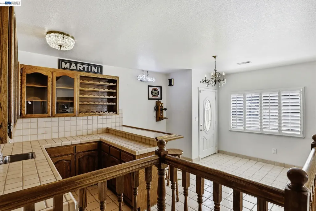 559 Cherry Way Hayward CA 94541