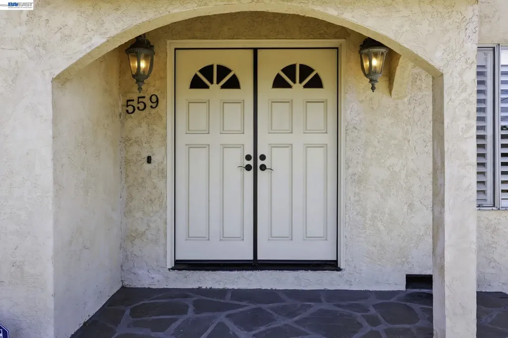 559 Cherry Way Hayward CA 94541
