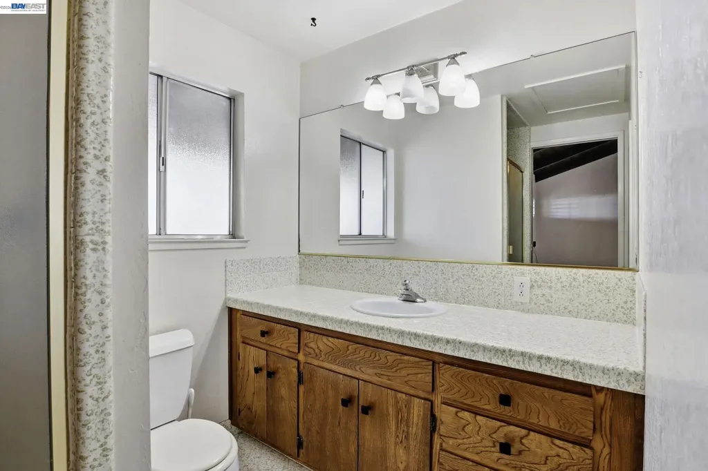 559 Cherry Way Hayward CA 94541
