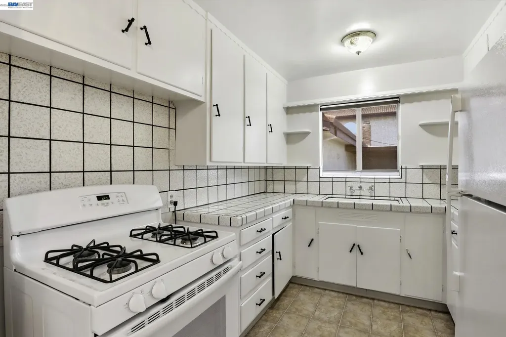 559 Cherry Way Hayward CA 94541