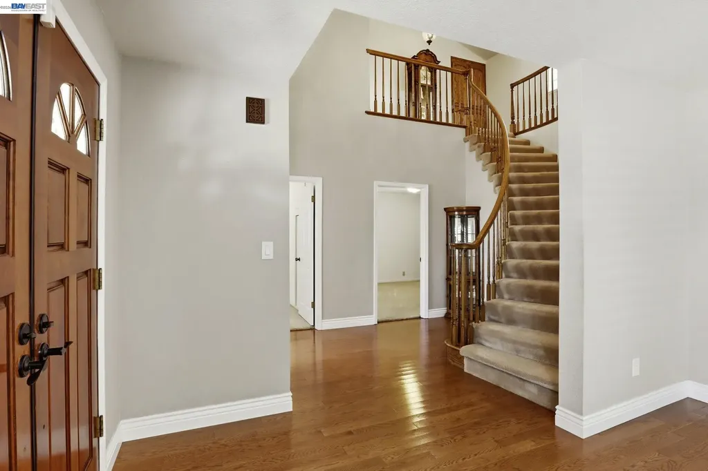559 Cherry Way Hayward CA 94541