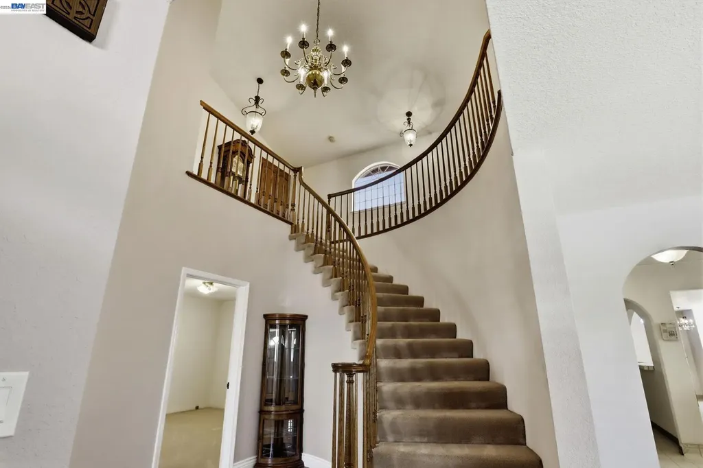 559 Cherry Way Hayward CA 94541