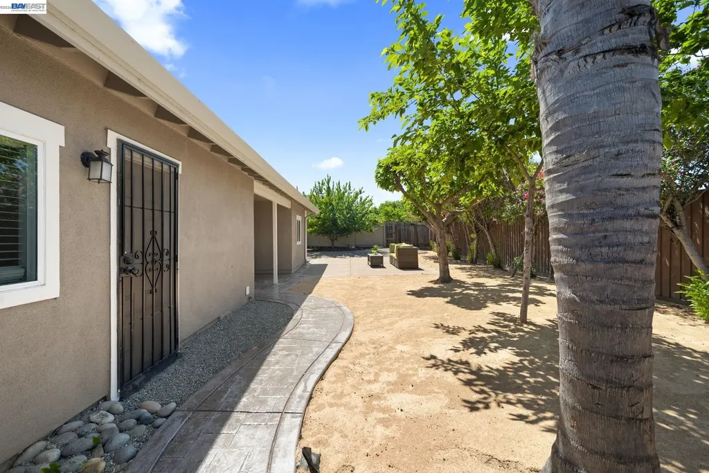 167 Peninsula Road Bay Point CA 94565