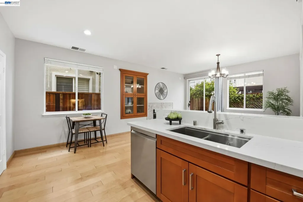 15518 Harbor Way San Leandro CA 94579