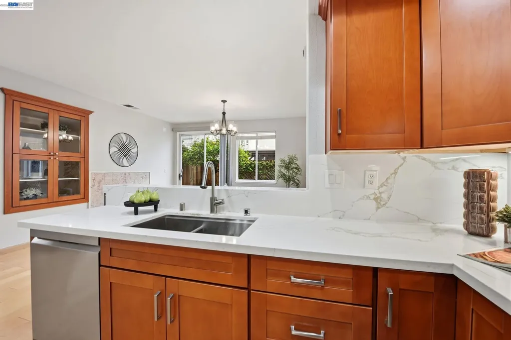 15518 Harbor Way San Leandro CA 94579