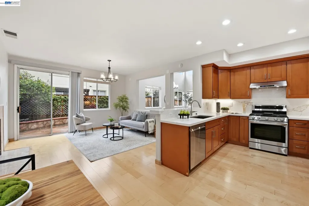 15518 Harbor Way San Leandro CA 94579