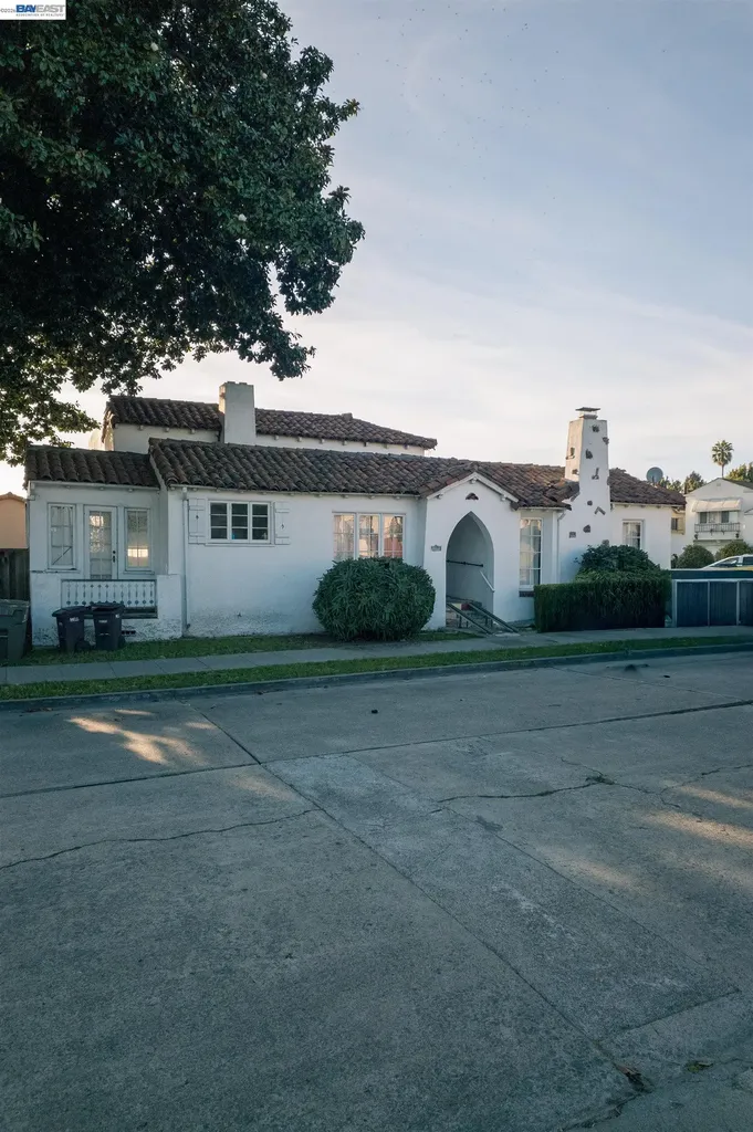 5685 Carberry Avenue Oakland CA 94609