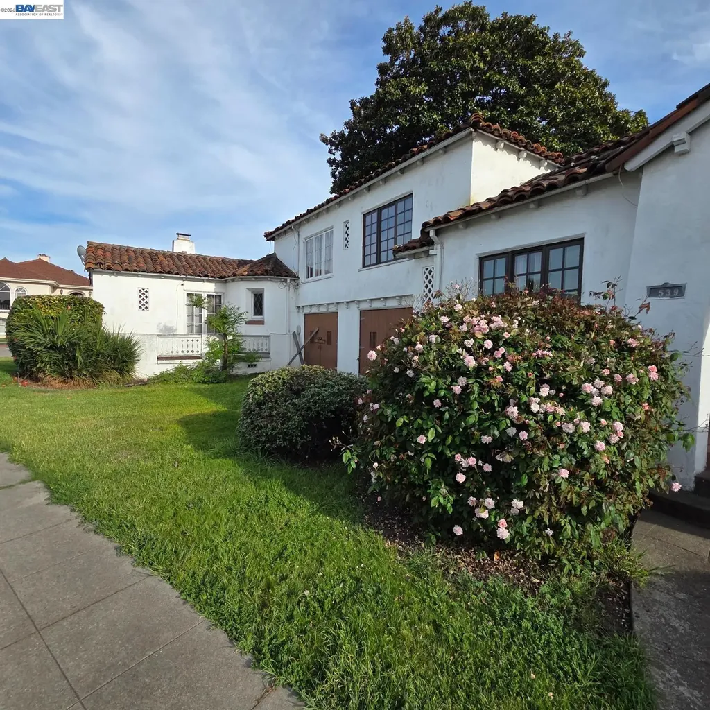 5685 Carberry Avenue Oakland CA 94609