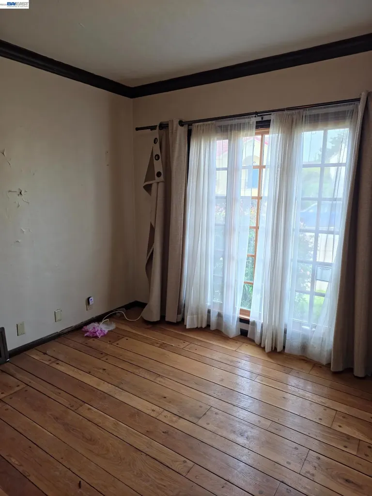 5685 Carberry Avenue Oakland CA 94609
