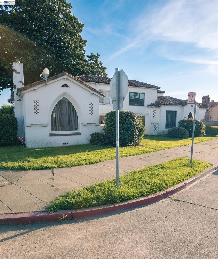 5685 Carberry Avenue Oakland CA 94609