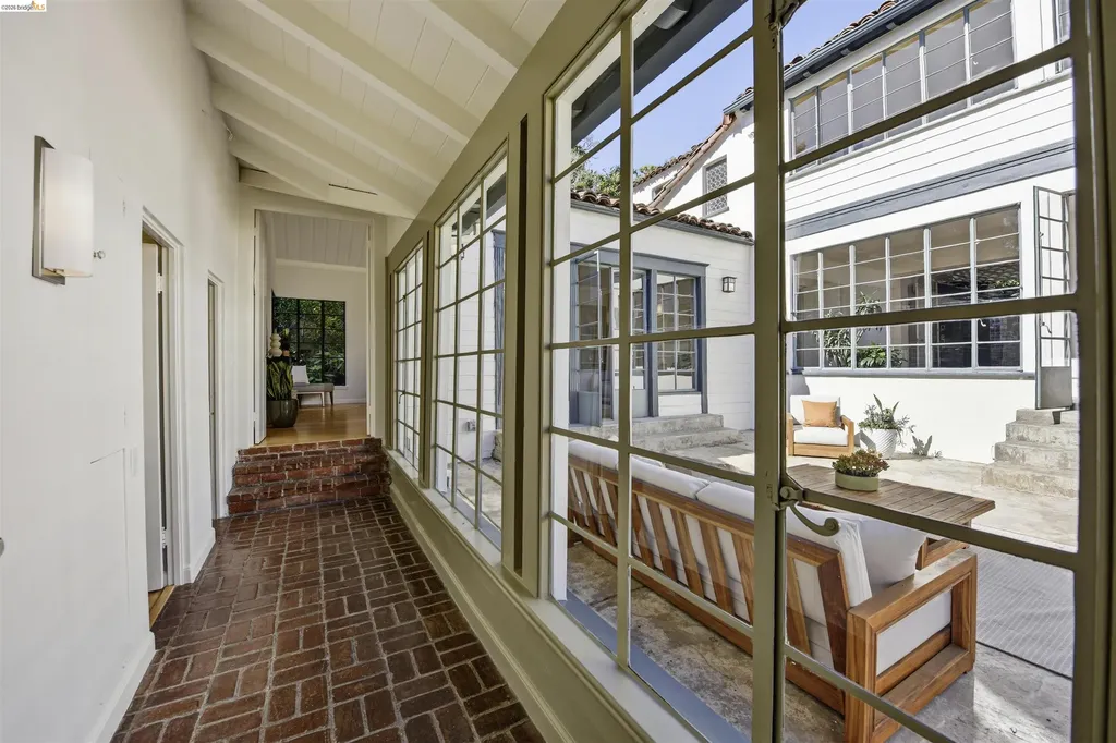 44 Highgate Road Kensington CA 94707