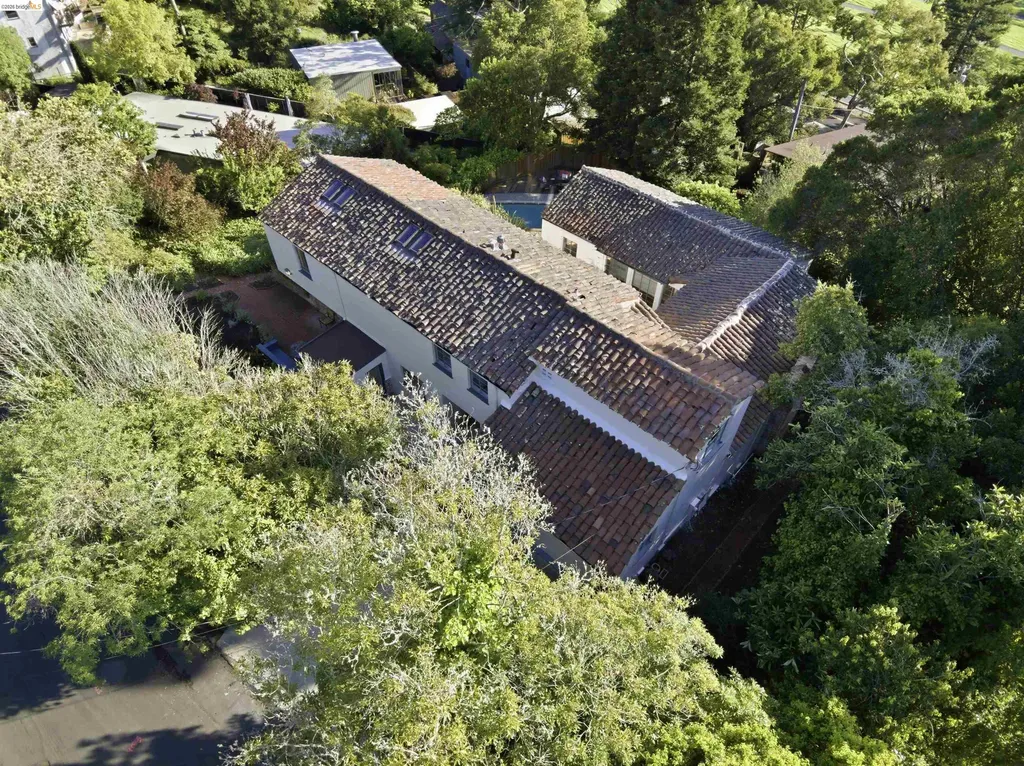 44 Highgate Road Kensington CA 94707