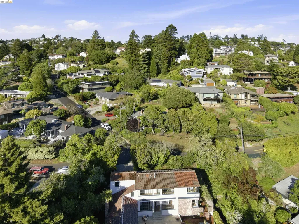 44 Highgate Road Kensington CA 94707