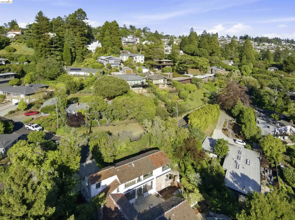44 Highgate Road Kensington CA 94707