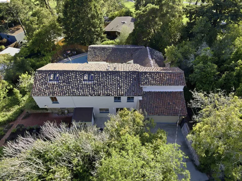 44 Highgate Road Kensington CA 94707