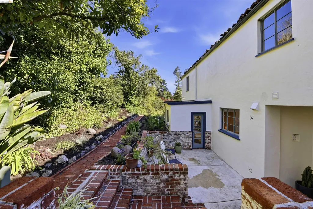 44 Highgate Road Kensington CA 94707