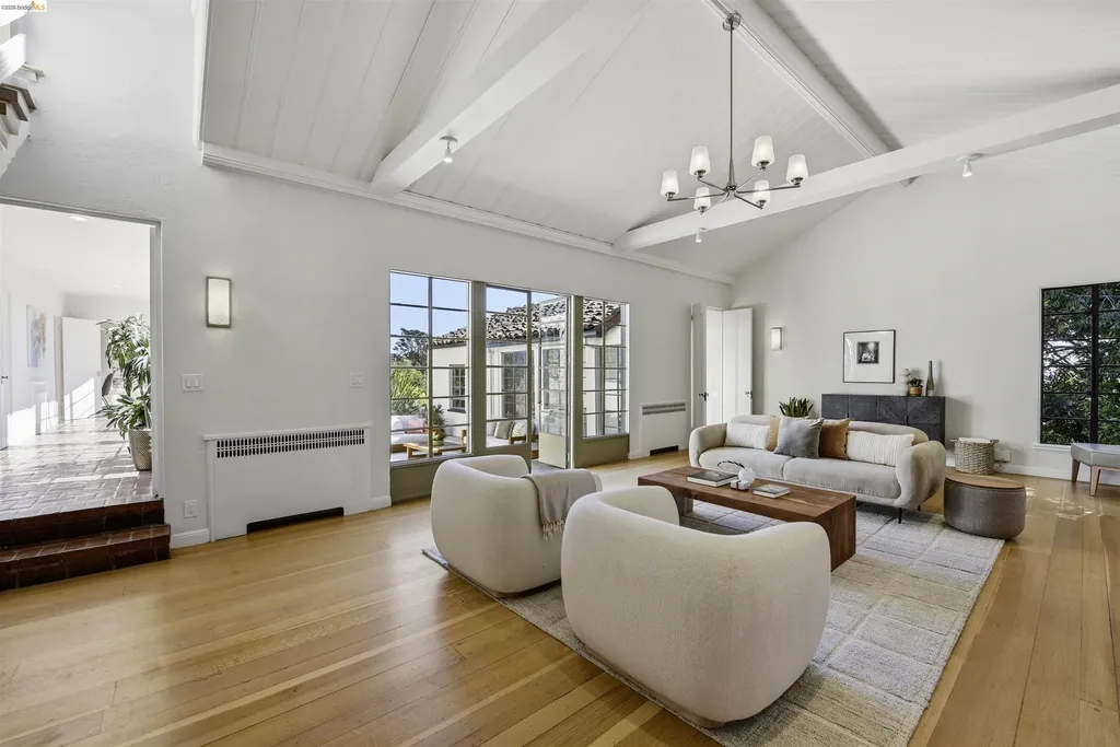 44 Highgate Road Kensington CA 94707