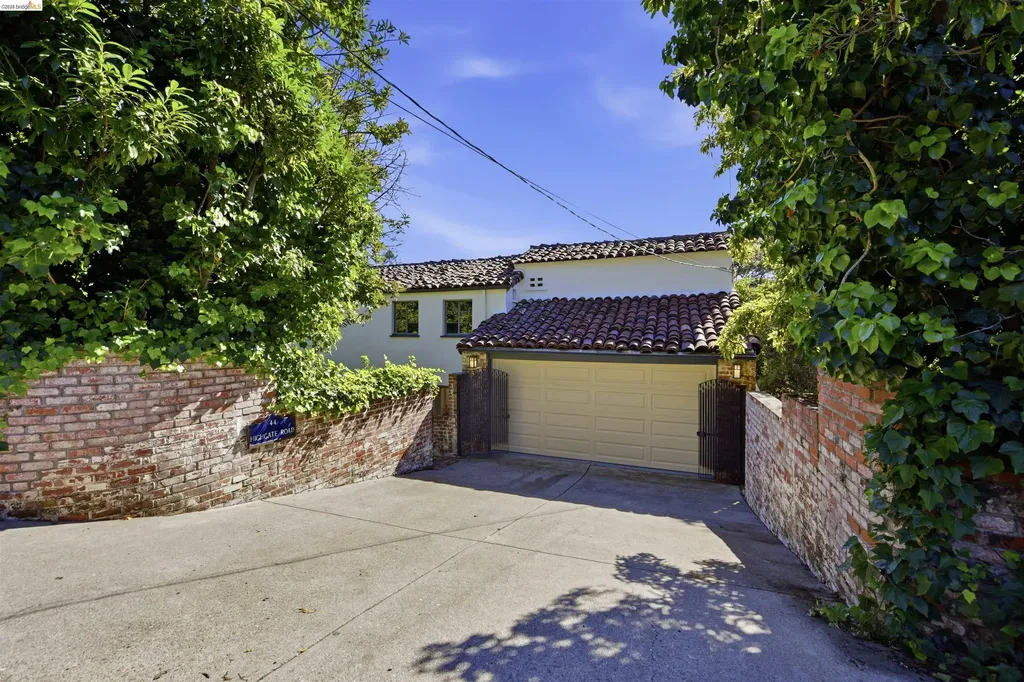 44 Highgate Road Kensington CA 94707