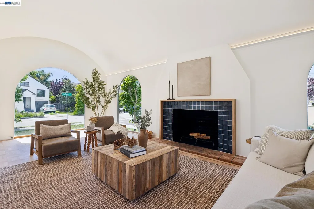 2713 Calhoun Street Alameda CA 94501