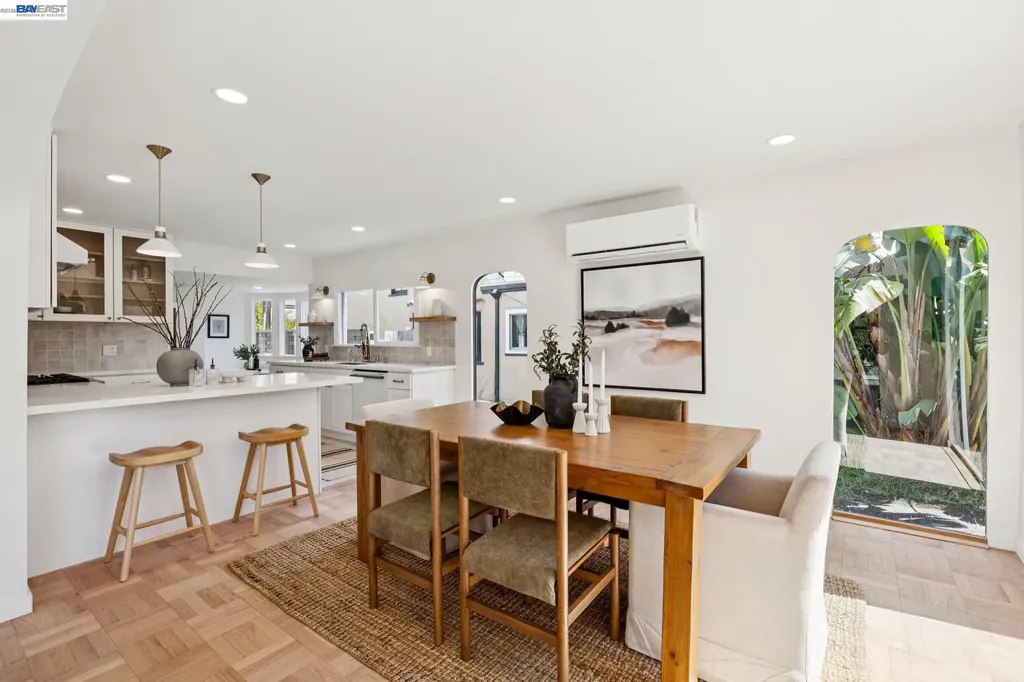 2713 Calhoun Street Alameda CA 94501