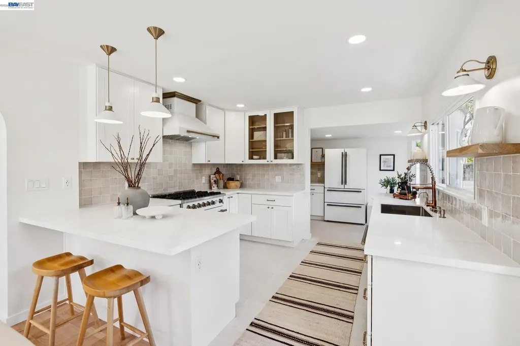 2713 Calhoun Street Alameda CA 94501