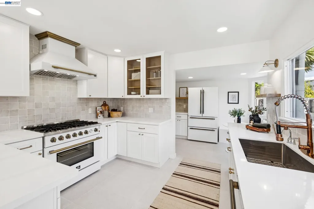 2713 Calhoun Street Alameda CA 94501
