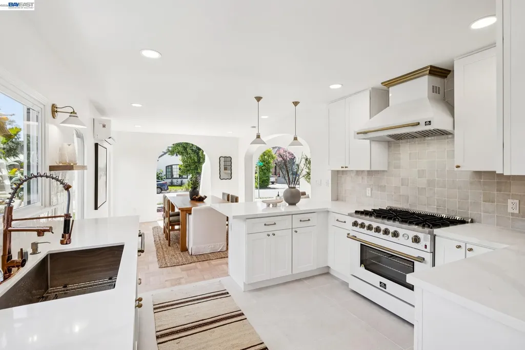2713 Calhoun Street Alameda CA 94501