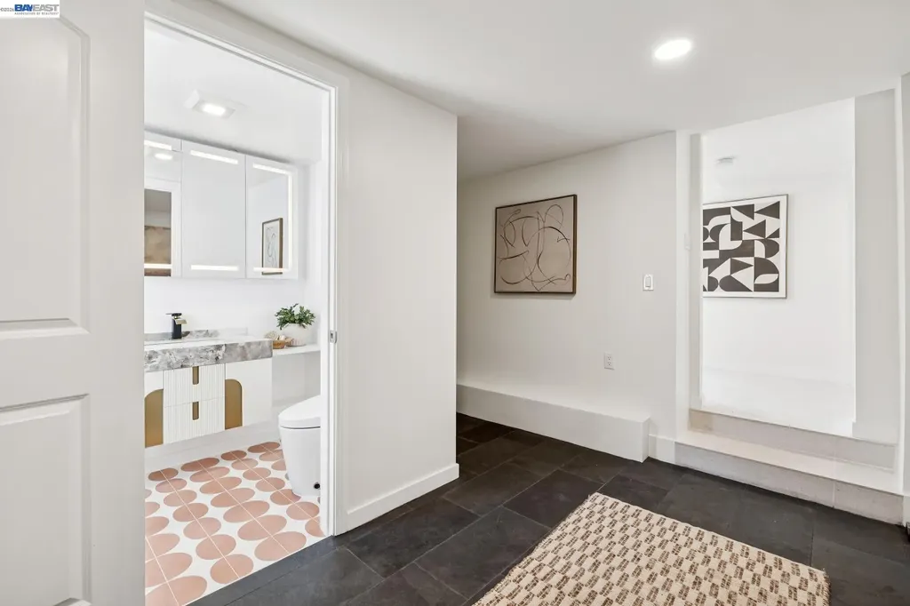 2713 Calhoun Street Alameda CA 94501