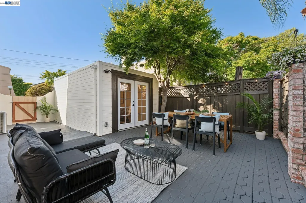 2713 Calhoun Street Alameda CA 94501