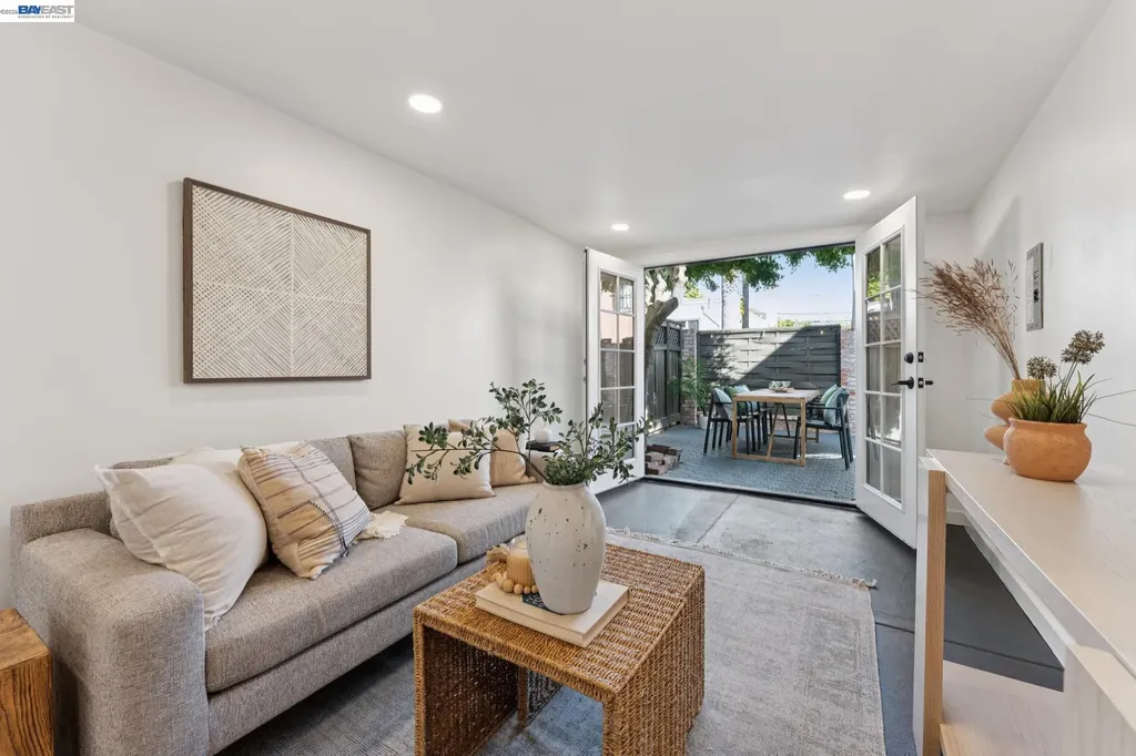 2713 Calhoun Street Alameda CA 94501