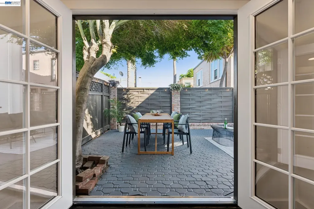 2713 Calhoun Street Alameda CA 94501