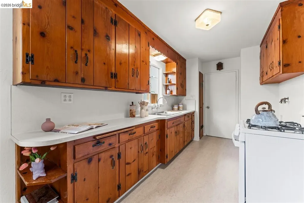 5832 San Jose Avenue Richmond CA 94804