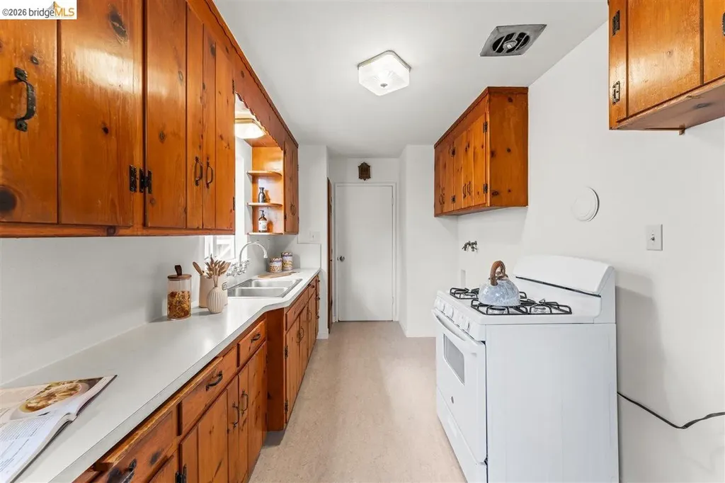 5832 San Jose Avenue Richmond CA 94804