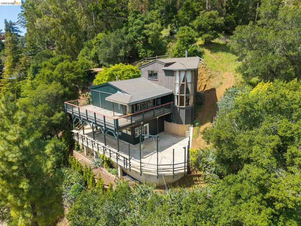 6383 Valley View Road Oakland CA 94611