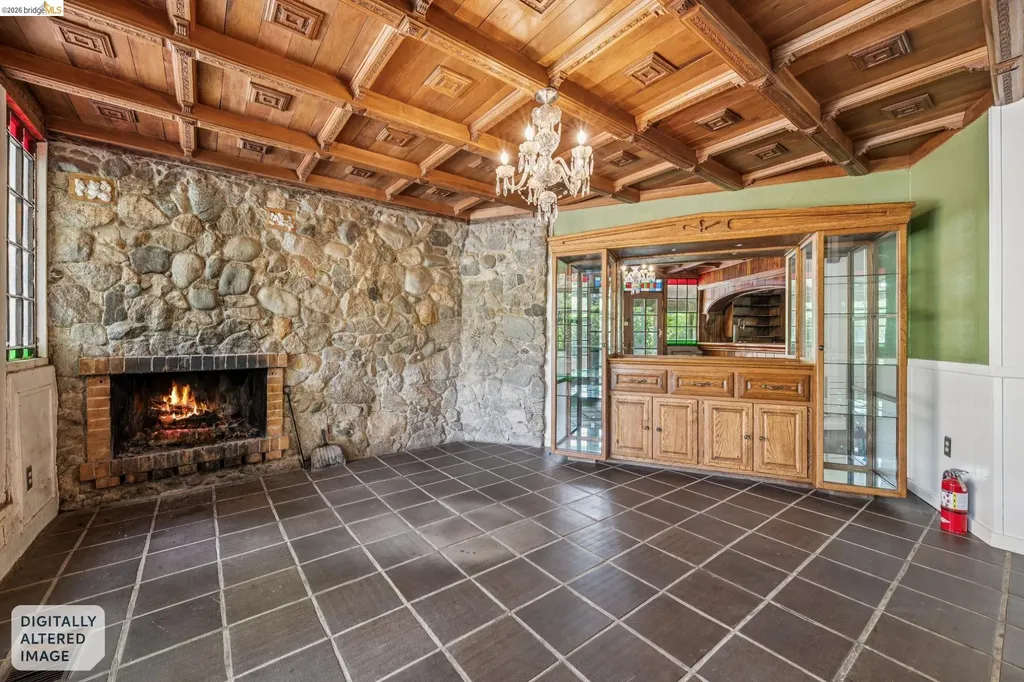 6383 Valley View Road Oakland CA 94611